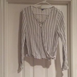 Gorgeous light long sleeve top